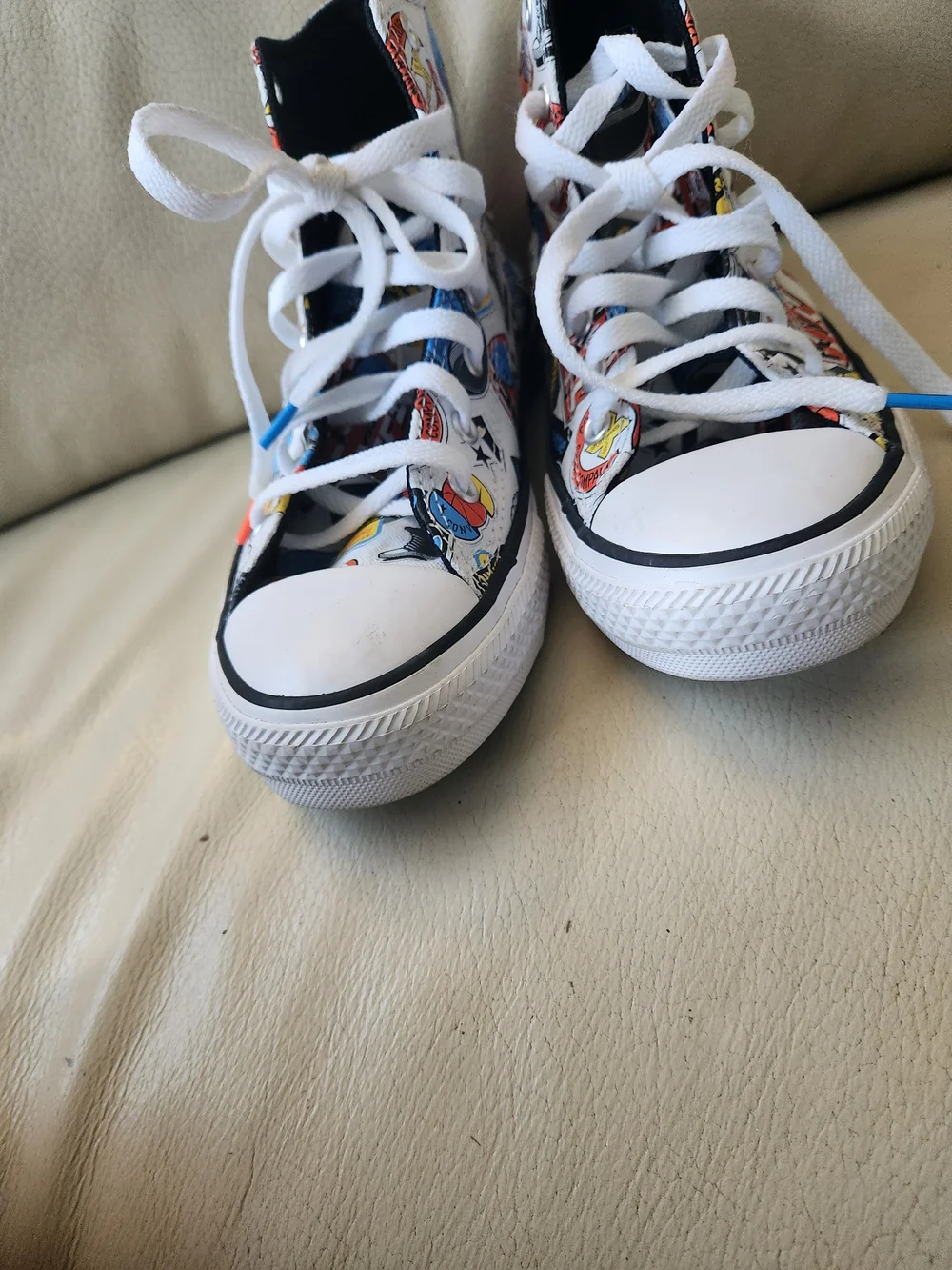 Converse playful comic